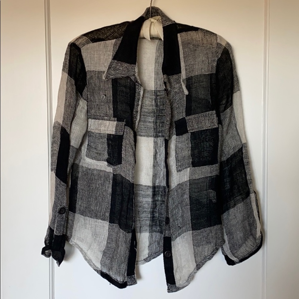 Scarlette & O plaid sheer button up size 0